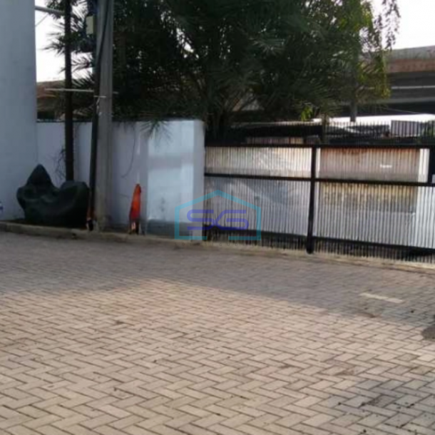 Disewakan Ruko di Tepi Jalan Raya Cengkareng Jakarta Barat Luas Bangunan  400 m²-1