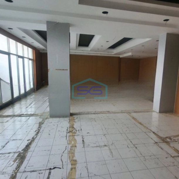 Disewakan Ruko Luas Bangunan   500 m² di Grogol Jakarta Barat-2