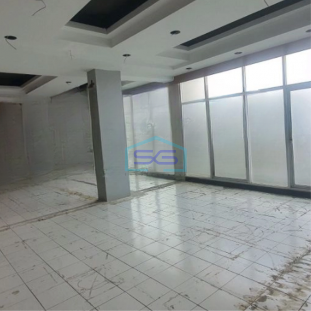 Disewakan Ruko Luas Bangunan   500 m² di Grogol Jakarta Barat-1
