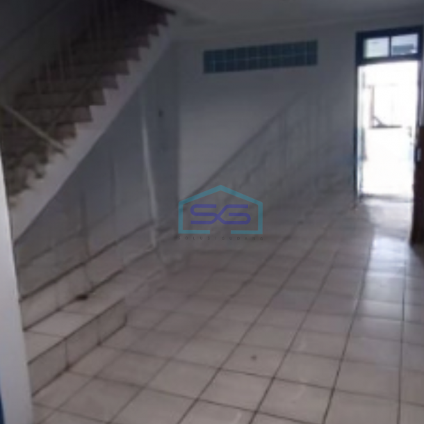 Dijual Ruko Luas Bangunan 240 m²  di Pluit Jakarta Utara-1