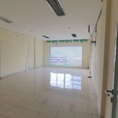 Disewakan Ruko di Jalan Raya Pluit Jakarta Utara Luas Tanah  165 m²