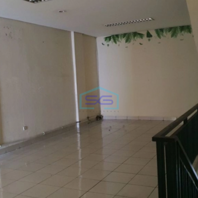 Disewakan Ruko di Jalan Raya Pluit Jakarta Utara Luas Tanah  165 m²