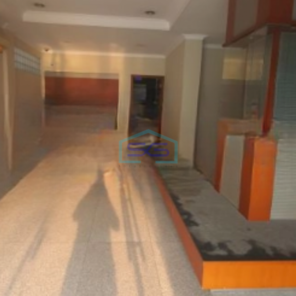 Disewakan Ruko Ada Lift Luas Tanah  150 m² Lokasi Mangga Dua Jakarta Barat-3