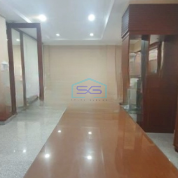 Disewakan Ruko Ada Lift Luas Tanah  150 m² Lokasi Mangga Dua Jakarta Barat-1
