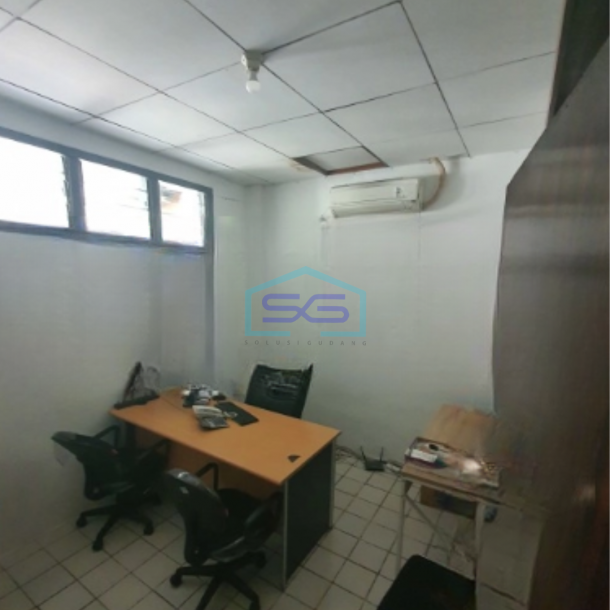 Dijual Ruko Luas Bangunan  220 m² di Tambora Jakarta Barat-3
