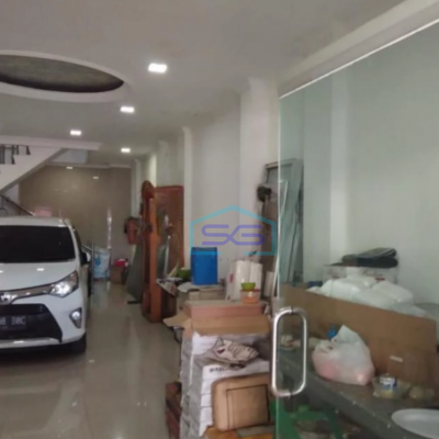 Dijual Ruko Luas Bangunan  410 m² Lokasi Tugabus Angke Jakarta Barat