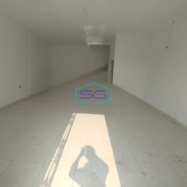Dijual Ruko 3 Lantai Luas Bangunan  180 m² di Muara Karang Jakarta Utara-2
