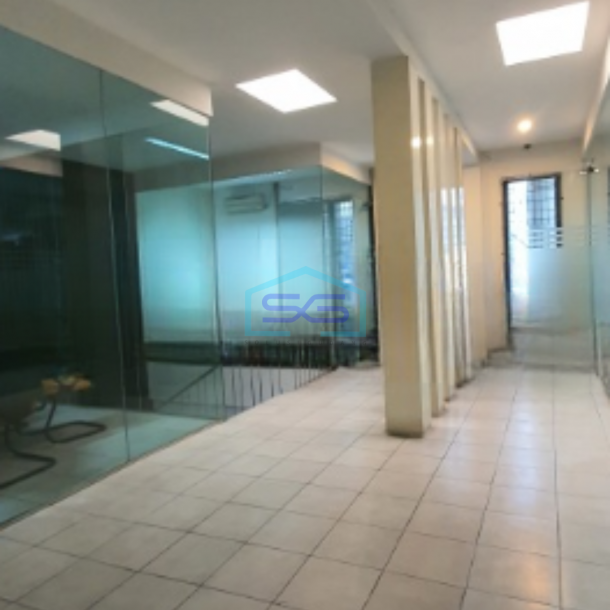 Dijual Ruko Luas Tanah  300 m² Lokasi di Pluit Jakarta Utara-1