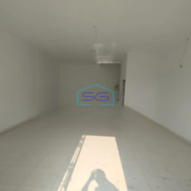 Dijual Ruko 3 Lantai Luas Bangunan 360 m² di Muara Karang Jakarta Utara-1