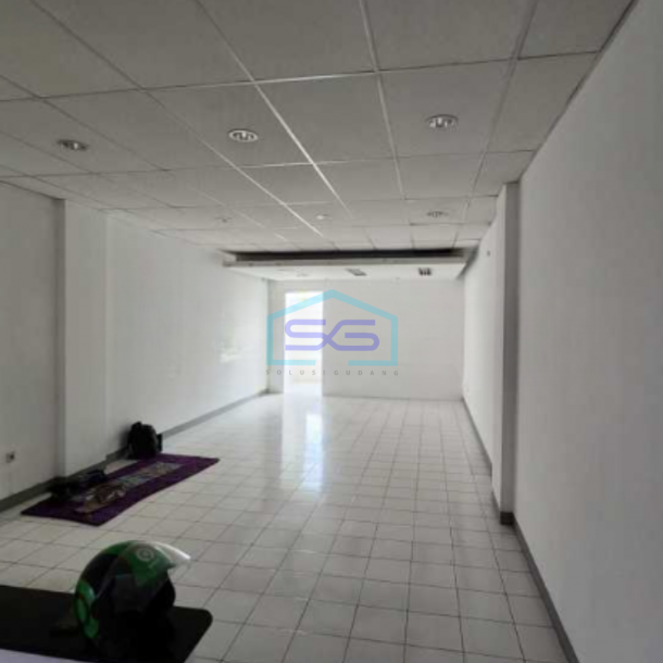 Dijual Ruko Luas Bangunan 290 m² Lokasi di Bandengan Jakarta Utara-2