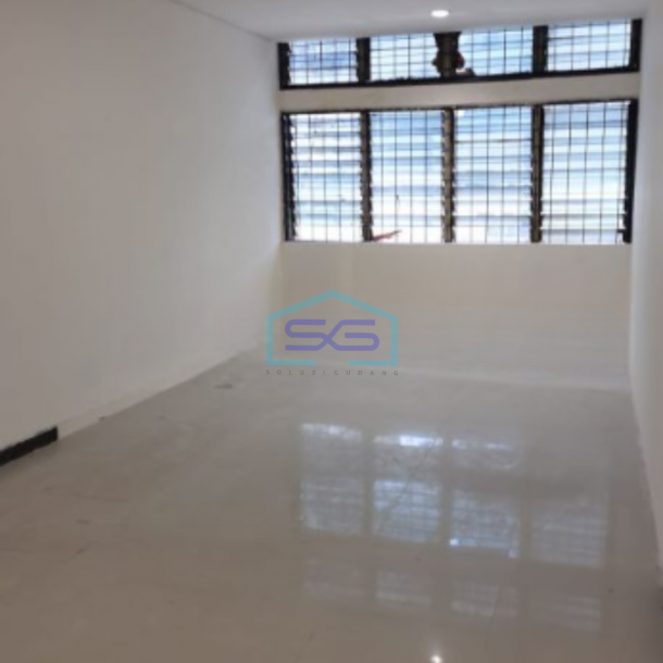 Disewakan Ruko Luas Bangunan 180 m² Lokasi di Jakarta Barat-1