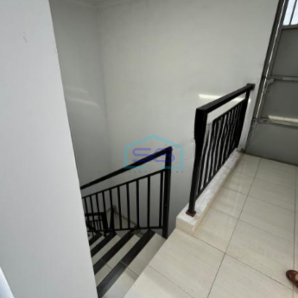 Disewakan Ruko 3 Lantai Luas Bangunan  220 m² Lokasi di Grogol Jakarta Barat-2