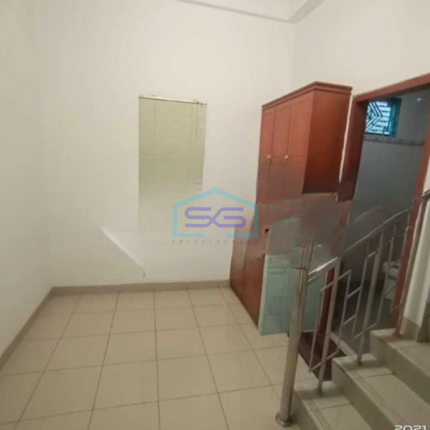 Dijual Ruko Luas Bangunan 390 m² di Tamansari Jakarta Barat-1