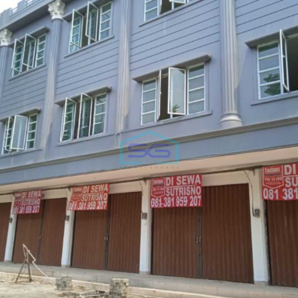 Disewakan Ruko 3 Lantai Luas Bangunan 180 m² Lokasi di Jakarta Barat-1