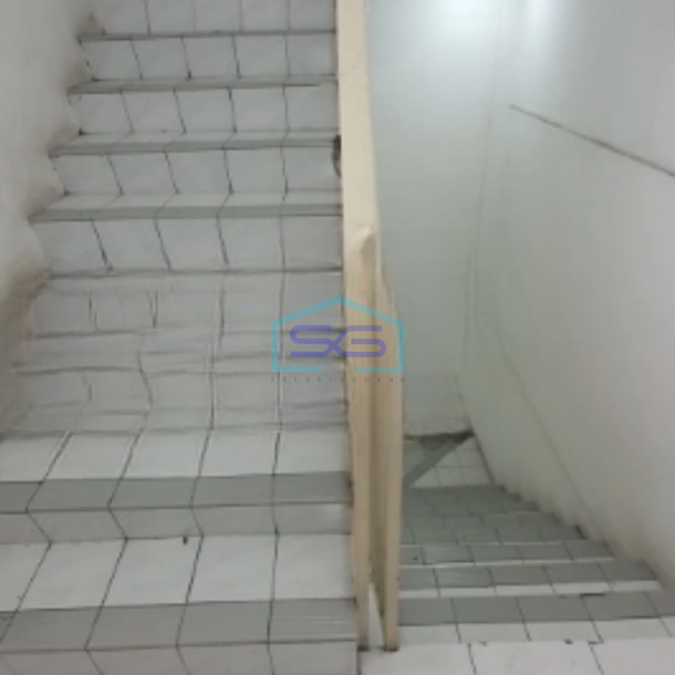 Dijual Ruko Luas Bangunan 180 m² di Tambora Jakarta Barat-1