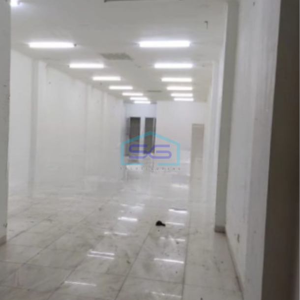 Dijual Ruko Luas Bangunan 450 m² di Tambora Jakarta Barat-1