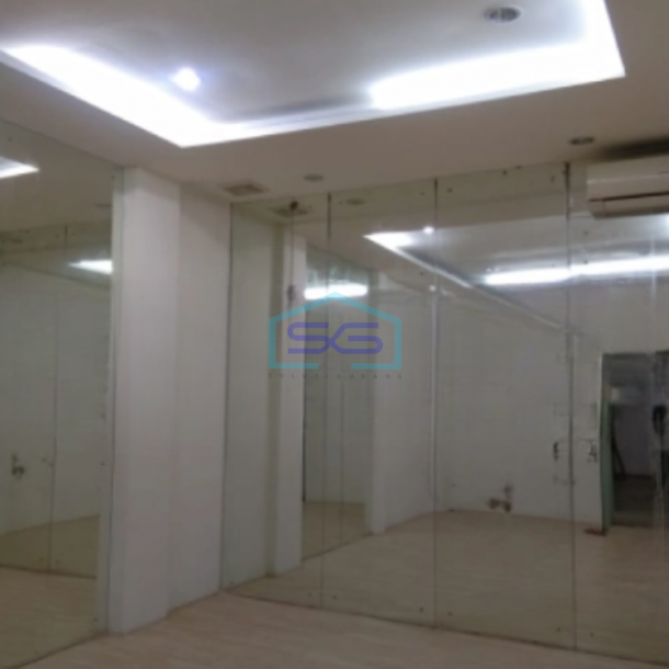 Dijual Ruko Siap Pakai Luas Bangunan  240 m² di Pluit Jakarta Utara-2