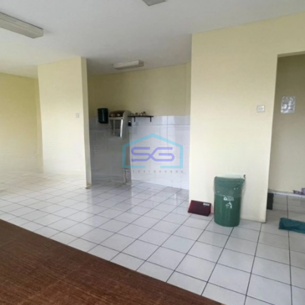 Dijual Gudang Ada Lift Barang Luas Bangunan 1000 m² di Pantai Indah Kapuk Jakarta Utara-3
