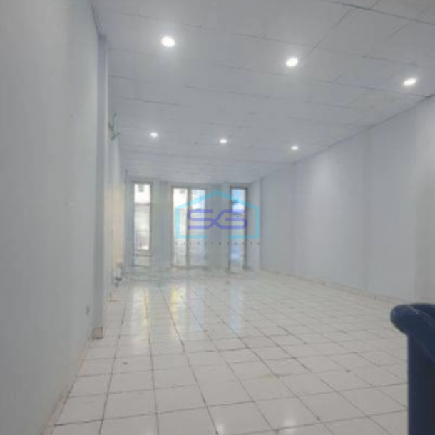 Disewa Ruko 4lantai hadap timur dalam komplek dekat toll di Pluit Jakarta Utara-2