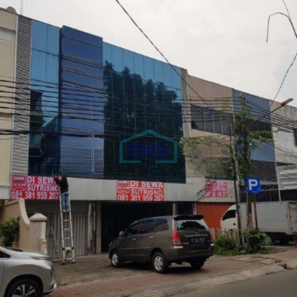 Disewa Ruko tepi jl.raya 4lantai di Tambora Jakarta Barat-1