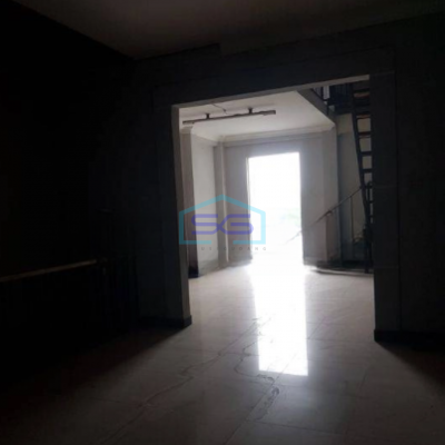 Disewa Ruko tepi jl.raya 4lantai di Tambora Jakarta Barat