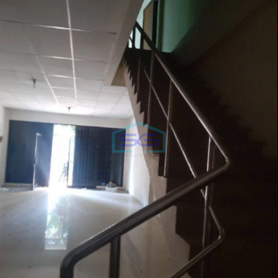 Disewa ruko komersial siap pakai di Jembatan Tiga Jakarta Utara