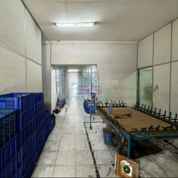 Dijual Gudang Siap Pakai Ada Kantor Luas Bangunan  1387 m² di Batu Ceper Tangerang-4