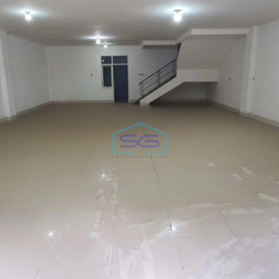 Disewakan Ruko 3 Lantai Luas Bangunan  483 m² Lokasi Taman Royal Tangerang