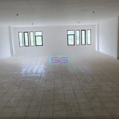 Disewakan Ruko 3 Lantai Luas Bangunan  483 m² Lokasi Taman Royal Tangerang