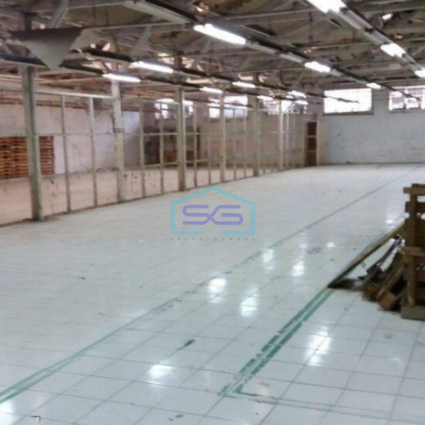 Dijual Gudang 1 Lantai Lokasi Strategis Luas Tanah 1400 m² di Babakanciparay Bandung-1