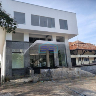 Disewakan Ruko 3 Lantai di Cibeunying Bandung Lokasi Strategis Luas Tanah 995 m²