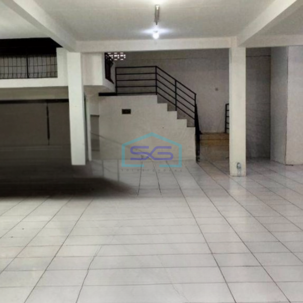 Disewakan Ruko di Banjaran Bandung Luas Tanah 288 m² Lokasi Ramai-1