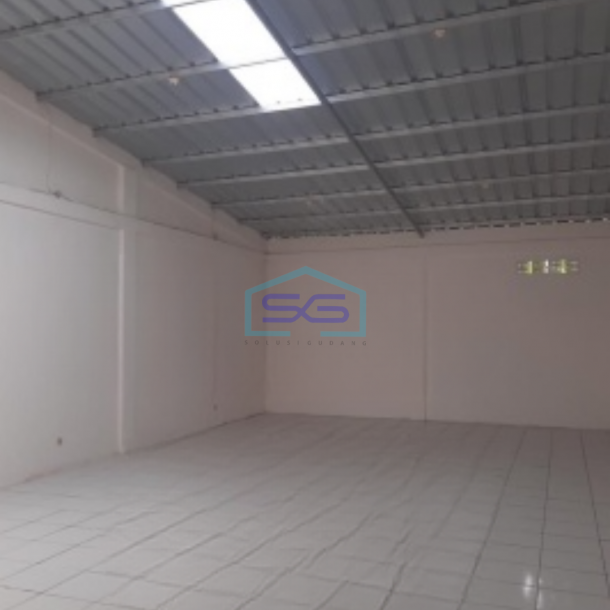 Disewakan Gudang Akses Container Luas Tanah  560 m² di Margaasih Bandung-4