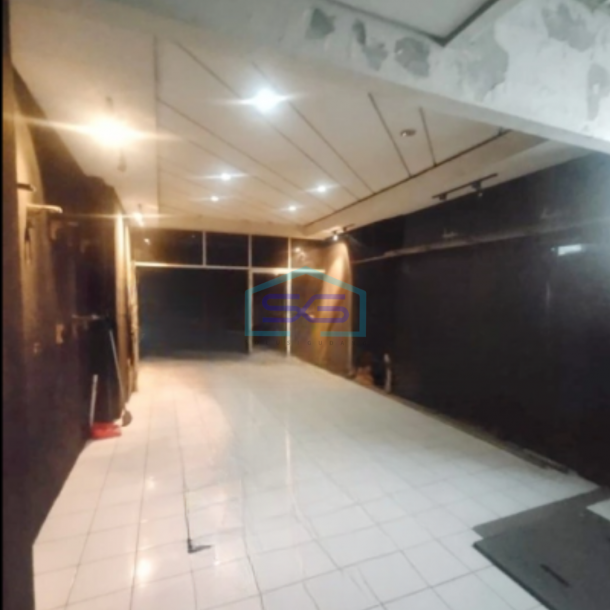 Dijual Ruko Lokasi Strategis Luas Bangunan  300 m² di Andir Bandung-4
