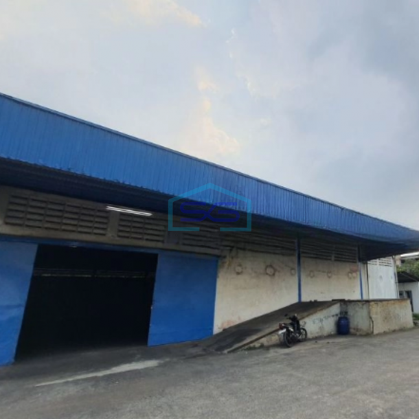 Disewakan Gudang Akses Container Luas Bangunan  1414 m² di Bekasi-1