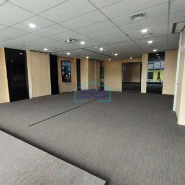 Disewakan Kantor Ada Lift Luas Bangunan  200 m²  di Pluit Jakarta Utara-2