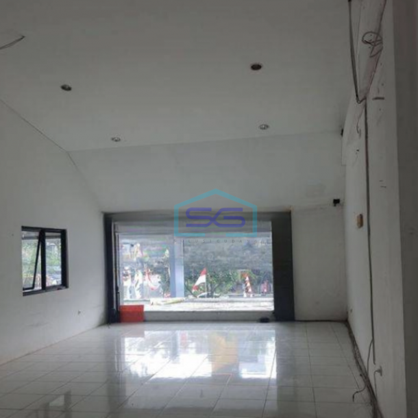 Dijual Ruang Usaha ex Showroom mobil 1721 m di Bogor-1