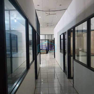 Dijual Ruang Usaha ex Showroom mobil Luas Tanah 1721m2 di Pajajaran Bogor-4