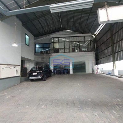 Dijual Ruang Usaha ex Showroom mobil Luas Tanah 1721m2 di Pajajaran Bogor-3