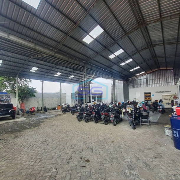 Dijual Ruang Usaha ex Showroom mobil Luas Tanah 1721m2 di Pajajaran Bogor-2
