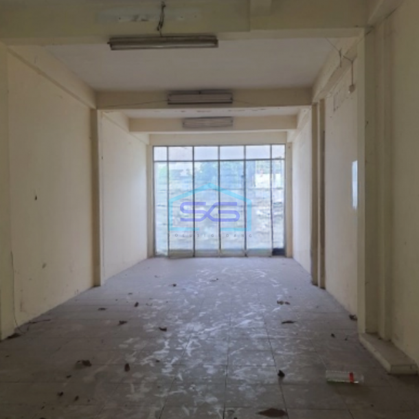 Dijual Kantor Lokasi Bebas Banjir di Kramat Jakarta Pusat Luas Bangunan  700 m²-2