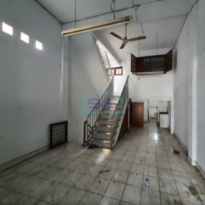 Dijual Cepat Ruko Lokasi Strategis di Jakarta Barat Luas Bangunan 270 m²