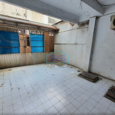 Dijual Cepat Ruko Lokasi Strategis di Jakarta Barat Luas Bangunan 270 m²