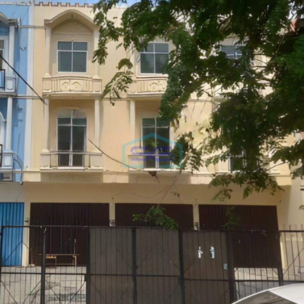 Dijual Ruko Lokasi Strategis Gandeng 3 di Kedoya Jakarta Barat Luas Bangunan 648m2-1