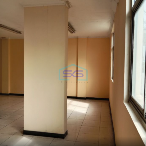 Dijual Ruko Lokasi Strategis Gandeng 3 di Kedoya Jakarta Barat Luas Bangunan 648m2-2