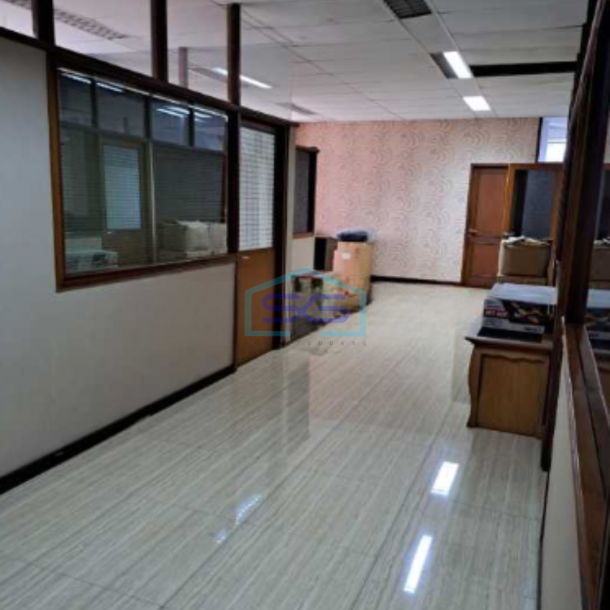 Dijual Ruko di Tomang Jakarta Barat Luas Bangunan 392m2 Tempat Strategis-1