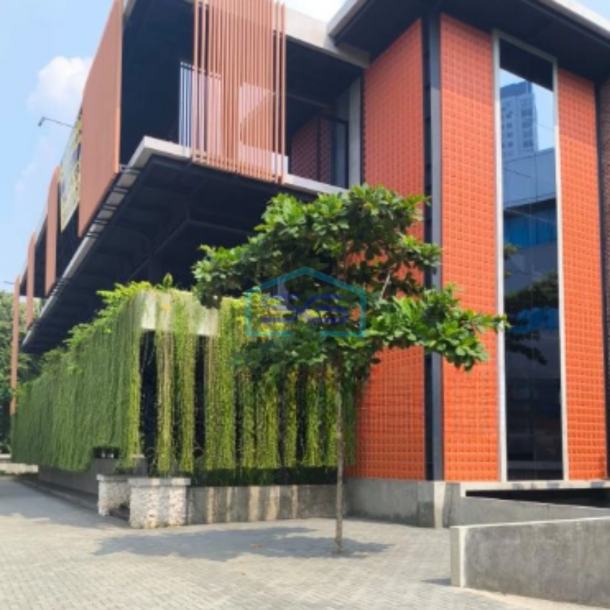Disewakan Gedung Ruang Usaha di Pinggir Jalan Daerah Jakarta Selatan LB 2100m2-1