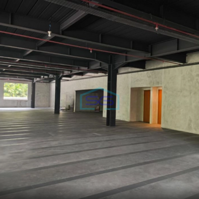 Disewakan Gedung Ruang Usaha di Pinggir Jalan Daerah Jakarta Selatan LB 2100m2