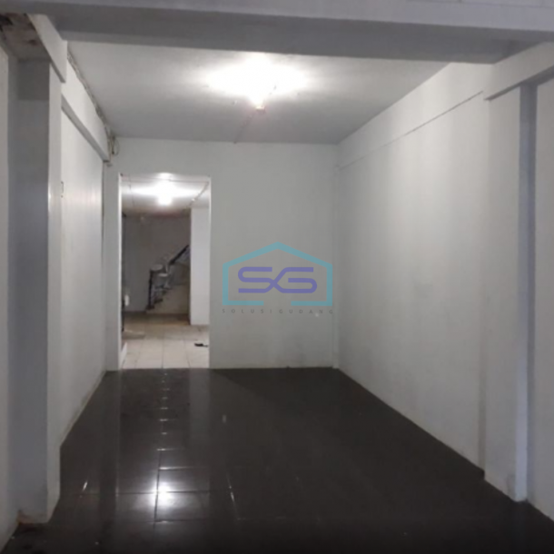 Disewakan Ruko Lokasi Strategis di Kebon Jeruk Jakarta Barat LB 196m2-4