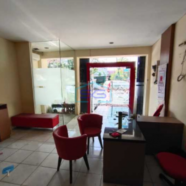 Disewakan Ruko Strategis di Jakarta Barat Luas Bangunan 275m2-2